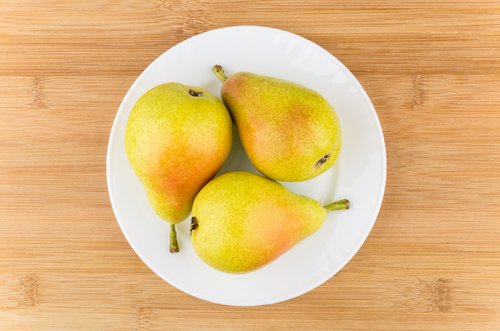pears on plate