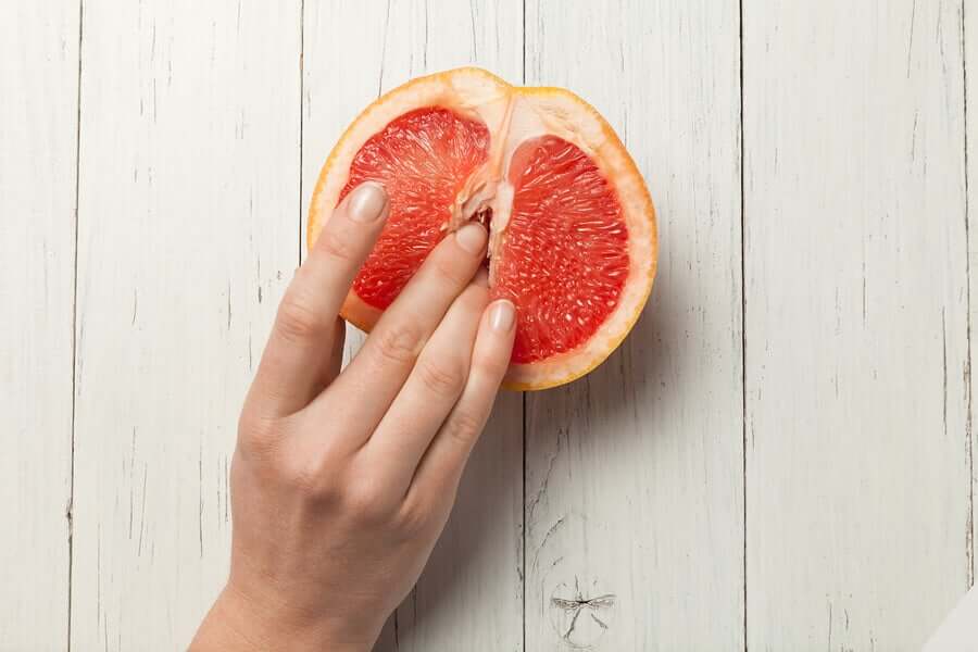 fruit simulating female sex organ; how to stimulate the clitoris