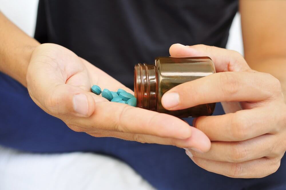 Consuming certain drugs on an empty stomach may not be good for you.