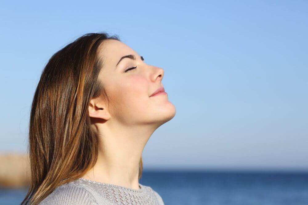 Woman who has dysphonia