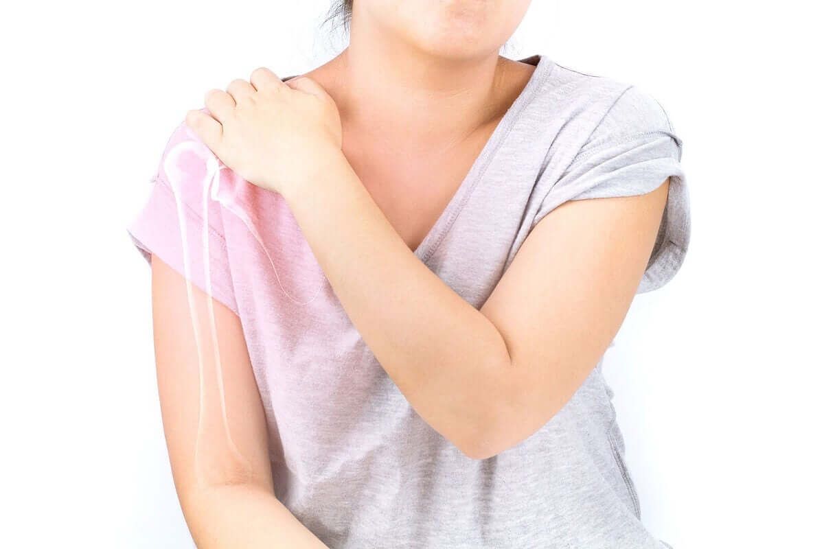 A woman with shoulder pain.
