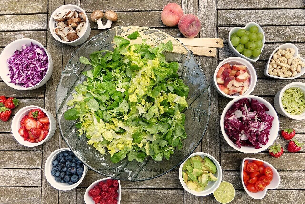 6 Quick and Easy Salads 6 Quick and Easy Salads