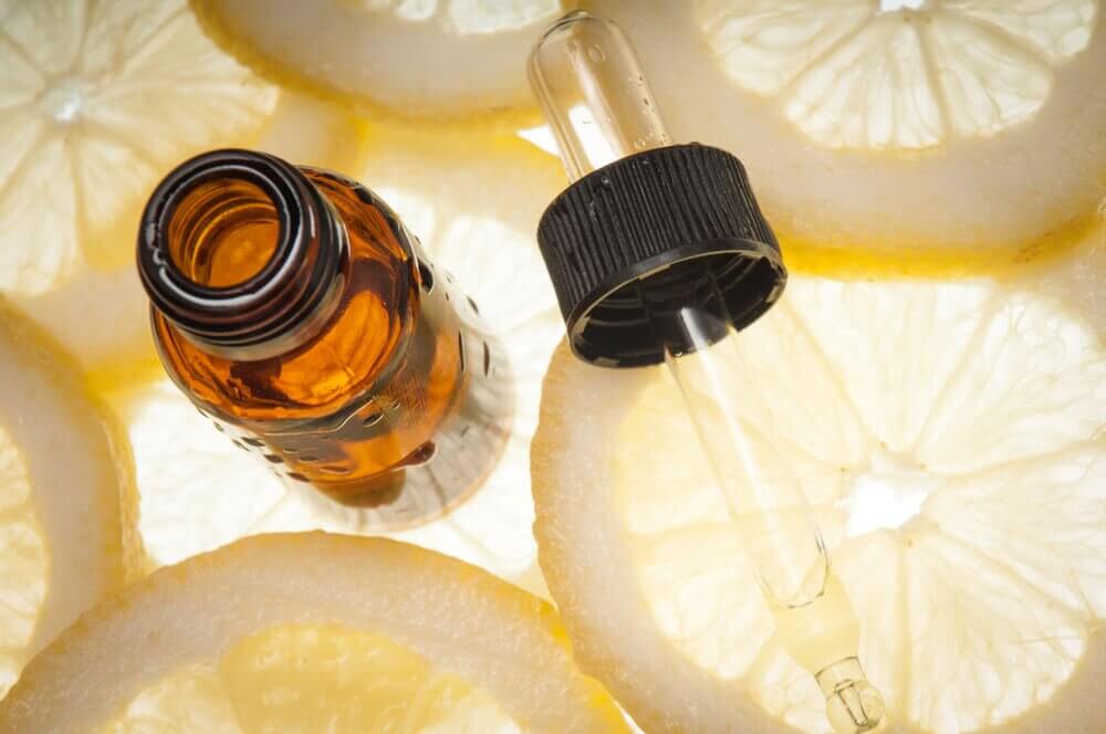 How to Make Lemon Essential Oil
