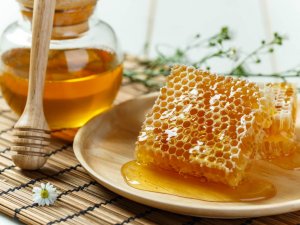 Take Propolis at the First Symptoms of Cold and Flu