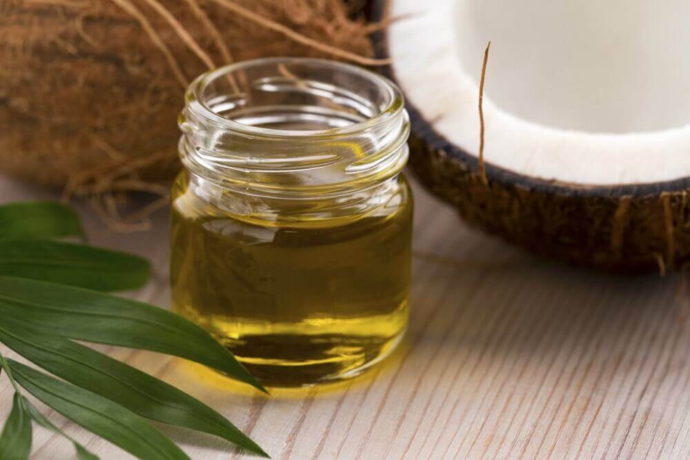 coconut-oil-to-relieve-swollen-eyelids