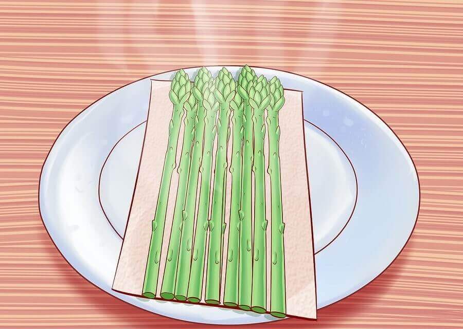 6 Reasons to Eat Asparagus and How to Cook It