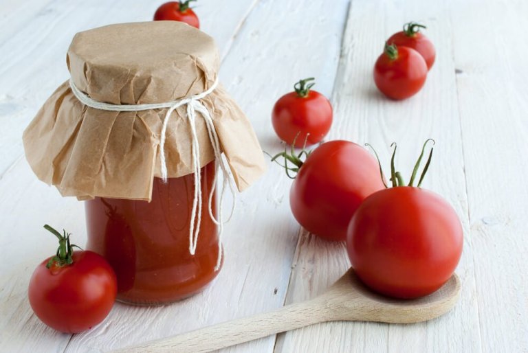 Why you should bottle tomatoes and how to do it