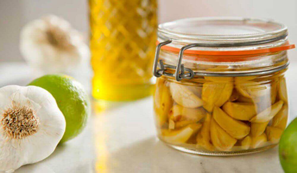 Garlic oil
