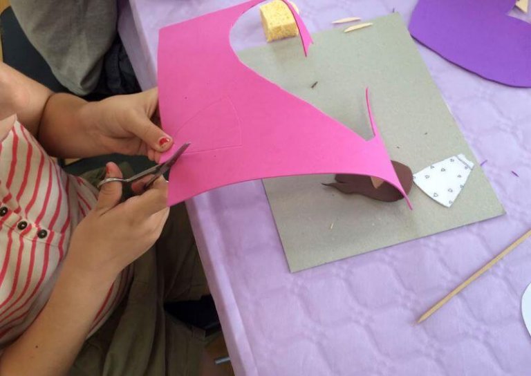 5 Simple Crafts Made with Foam Paper