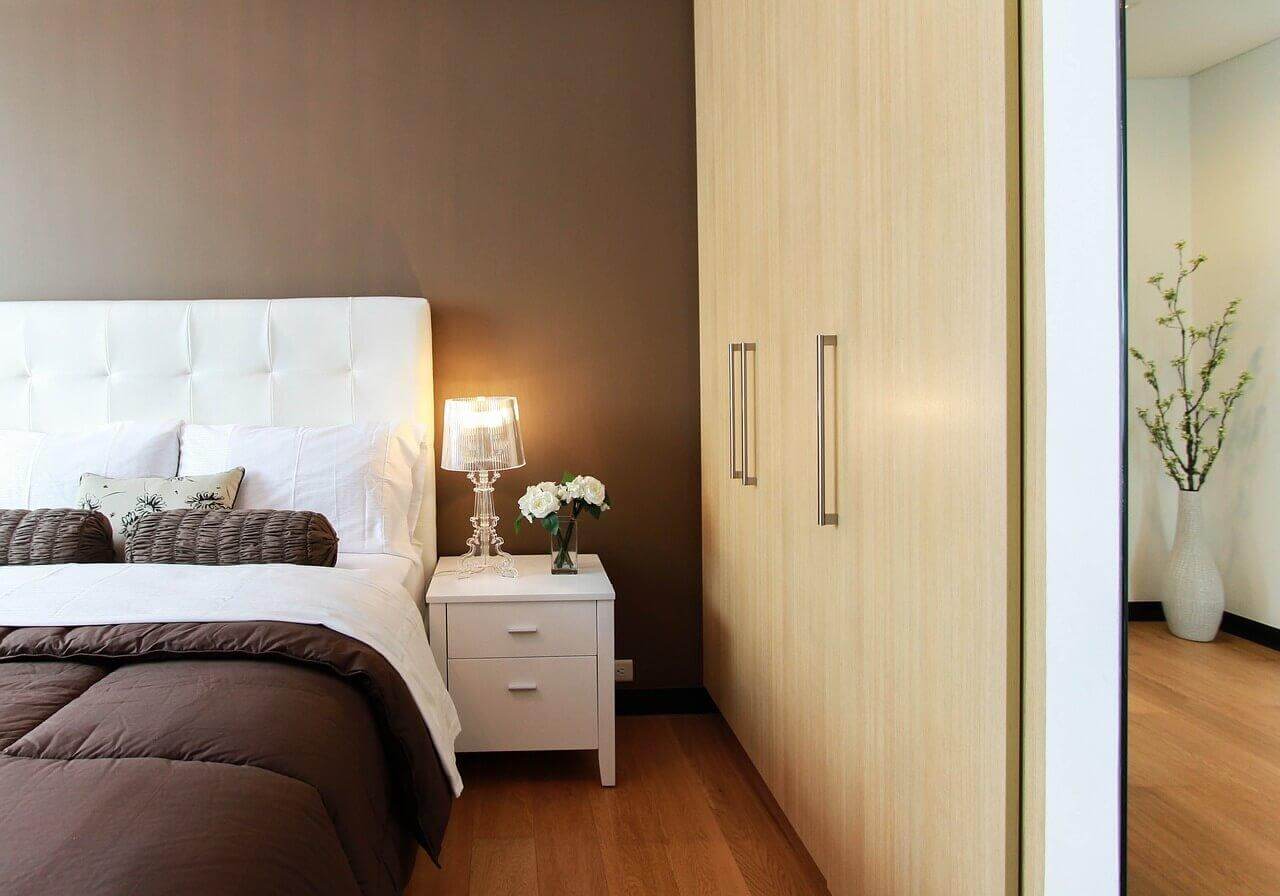 9 things you should avoid having in your bedroom