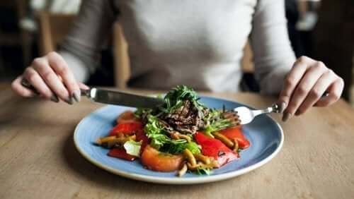 A healthy lunch to control bad cholesterol.