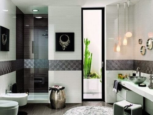 Bathroom with good lighting