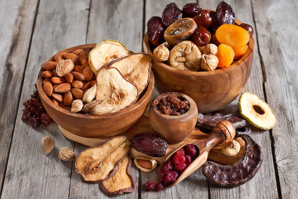Vegane Diät zum Muskelaufbau - Nüsse und Trockenfrüchte