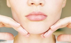 5 Exercises and Home Remedies to Reduce Your Double Chin