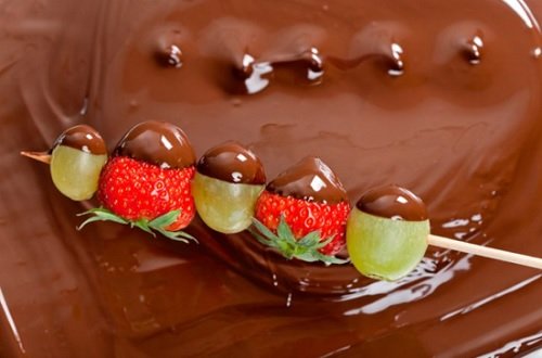 Fruit skewer, the best low-calorie homemade dessert