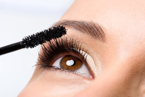 Mascara aanbrengen