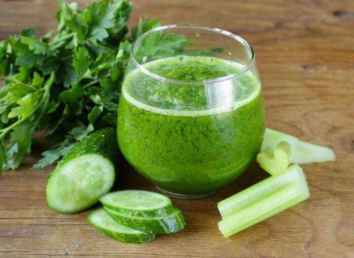 Medicinal parsley and celery juice to improve your liver