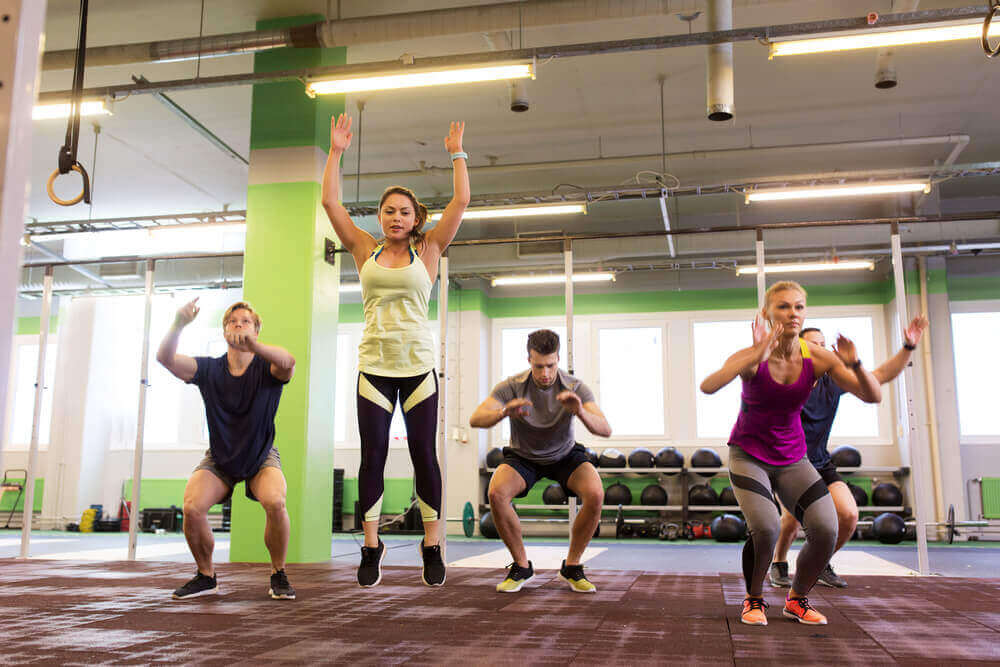 Burpees im Fitnesstudio