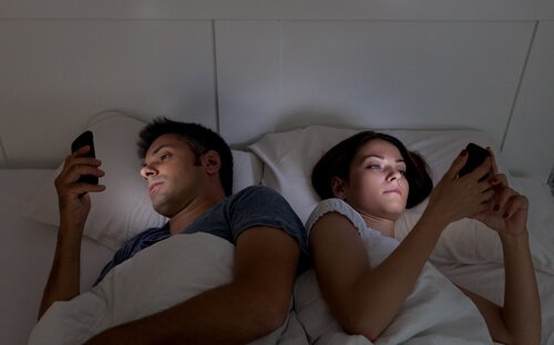 phones damaging romantic relationships