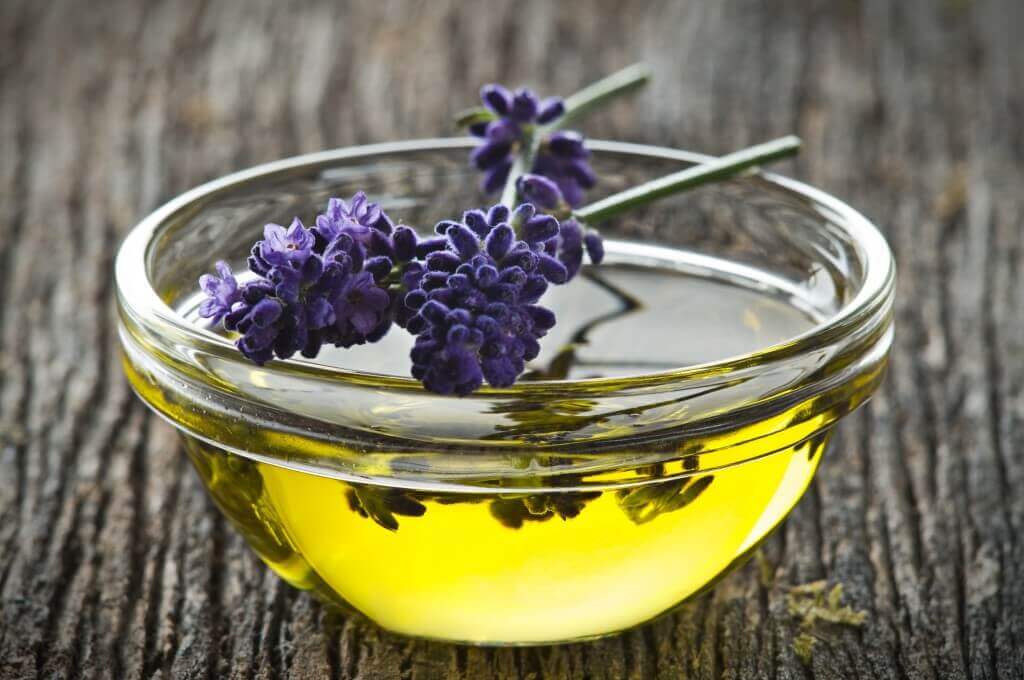 Lavender oil to fight sweaty armpits