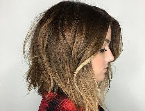 नये हेयर कट में हल्के बालों का हल