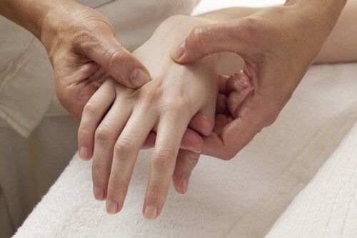 Fights osteoporosis