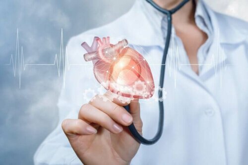 A doctor checking a floating heart and the benefits of purslane.