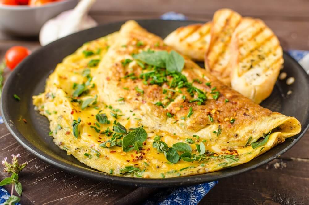 Egg omelets with spinach