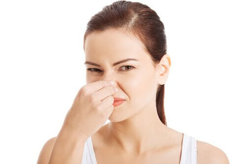 Eliminate Bad Odors in Small Spaces with these Two Ingredients