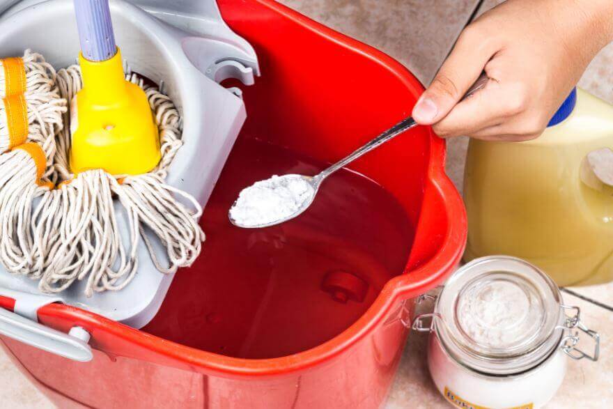 베이킹 소다로 집을 청소하는 방법 12가지