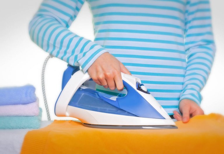 How to Clean Your Iron When It Starts Sticking