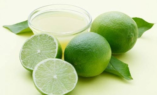 Citrus fruit and juice in a bowl