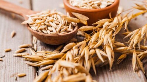 Some oats with serving spoons