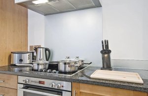 6 Natural Products to Remove Grease From Your Countertops