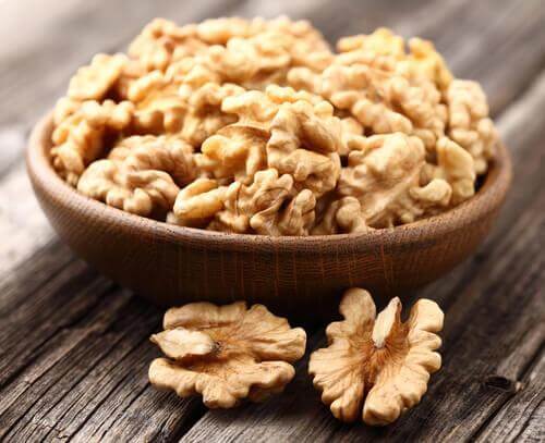 chopped walnuts