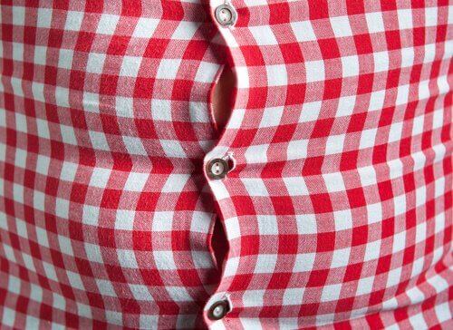 7 Fashion Tricks to Hide Your Belly