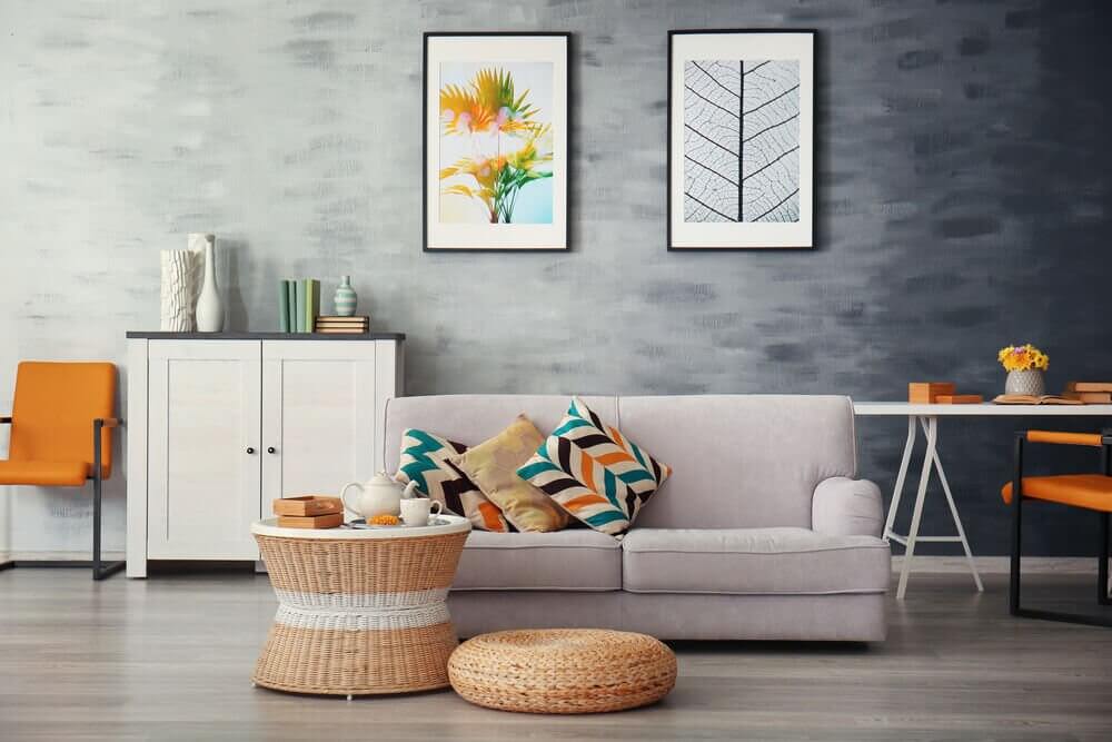 A tastefully decorated living room