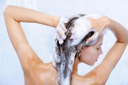 Five Homemade Solutions to Remove Hair Dye