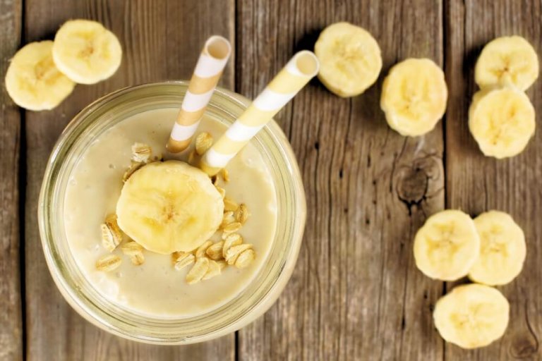 4 Oat Milk Smoothies to Calm Your Hunger
