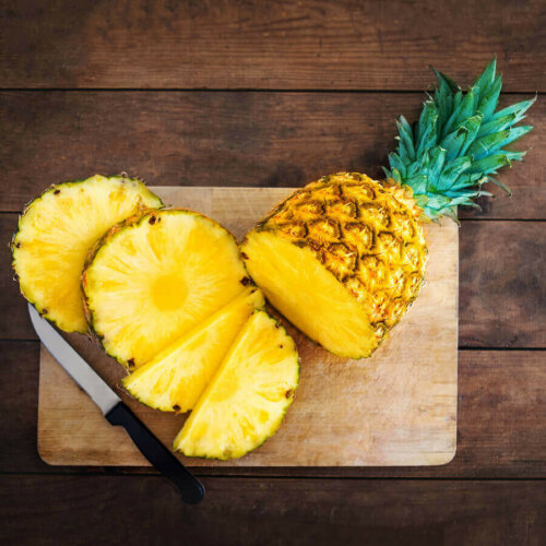 Some sliced pineapple to treat phlebitis.