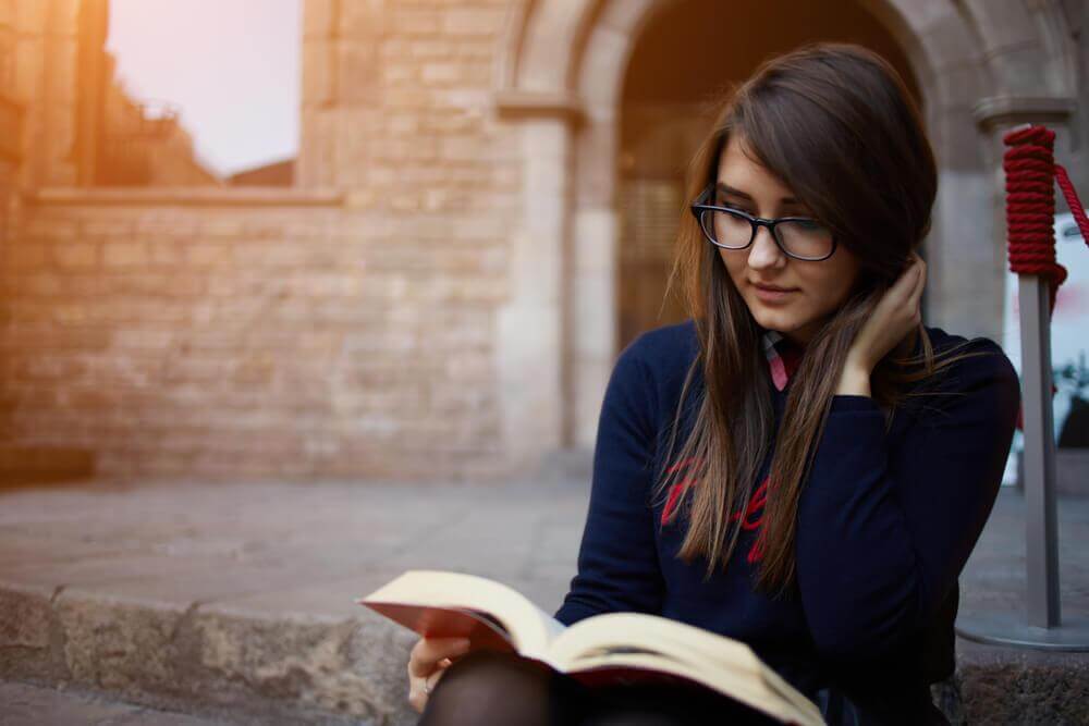 7 Benefits of Reading a Few Minutes a Day