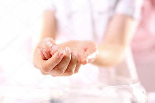 Chemical peels for hands.