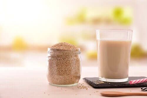 Learn How to Make Quinoa Milk and its Benefits