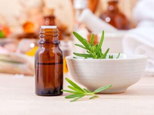 Get Beautiful Hair with These 5 Rosemary Remedies