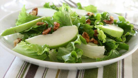 Delicious Green Apple and Celery Salad