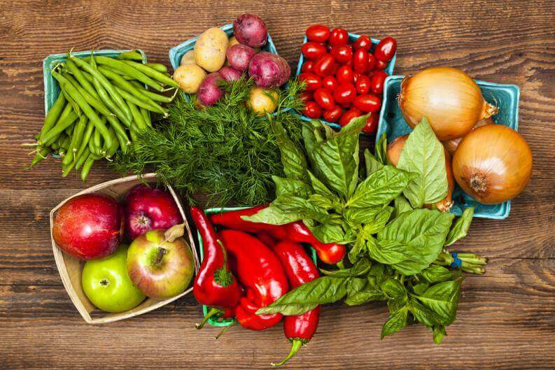 Les choix alimentaires quand vous avez la leucémie "width =" 793 "height =" 529 "/> </figure>
<p> Certains des meilleurs légumes pour la prévention du cancer sont: </p>
<ul>
<li> Brocoli </li>
<li> <strong> Chou-fleur </strong> </li>
<li> Carottes </li>
<li> <strong> Tomates </strong> </li>
<li> Aubergines </li>
</ul>
<p> La laitue et les épinards contiennent aussi beaucoup de <a href=