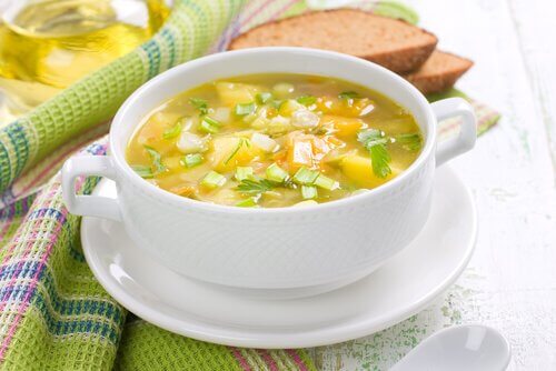 Celery and vegetable broth