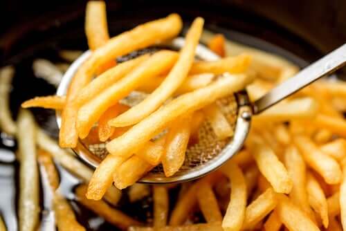 French fries are a food to avoid if you're trying to lose weight.