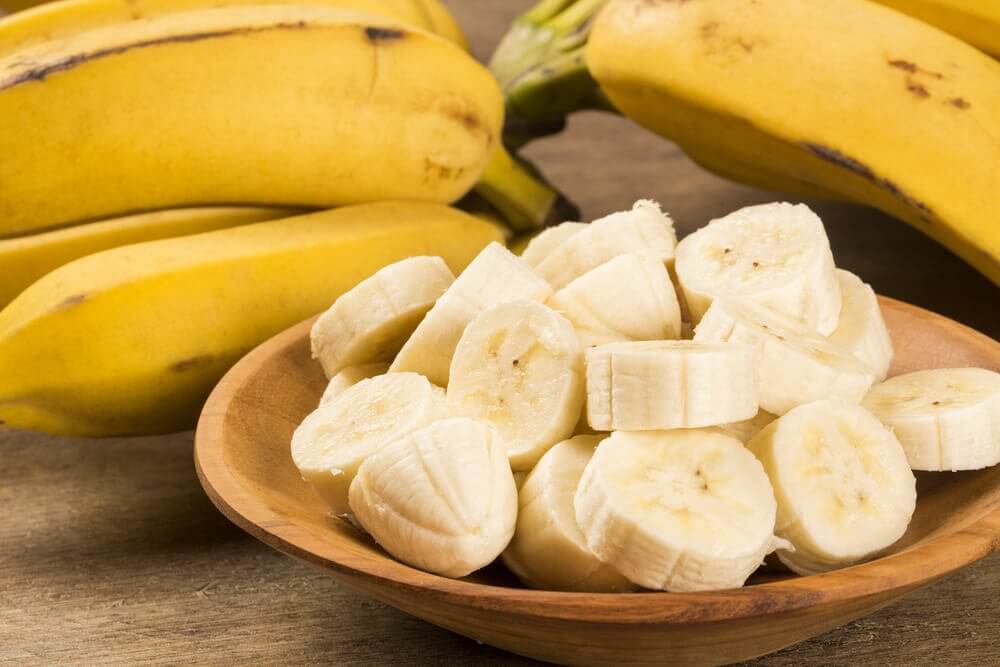 A bowl of chopped banana.