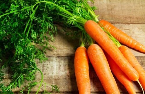 Some freshly picked carrots